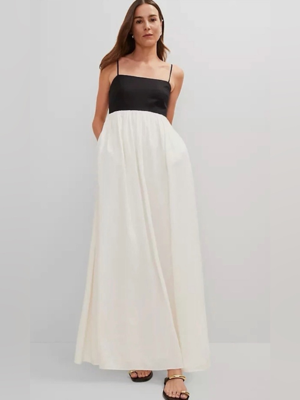 Ann Taylor Black / White Maxi dress
